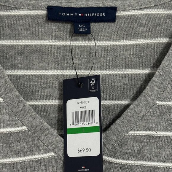 NWT Tommy Hilfiger Women's V-neck Sweater Sz L - Picture 2 of 5